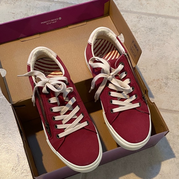 Taos Footwear Shoes - Taos Footwear Red Z Soul Platform Sneakers Never Worn!  NWOT